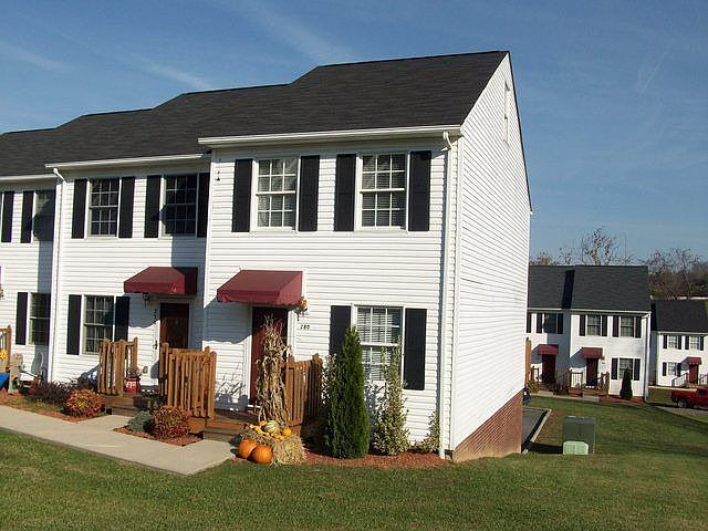 1st image of 582 Beaverview Dr