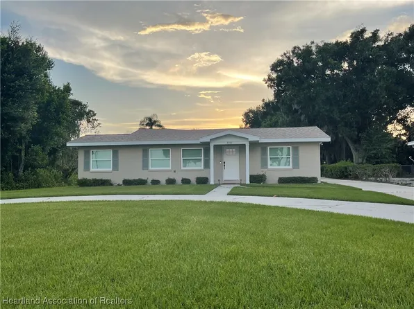 4350 Lakeview Dr, Sebring, FL 33870