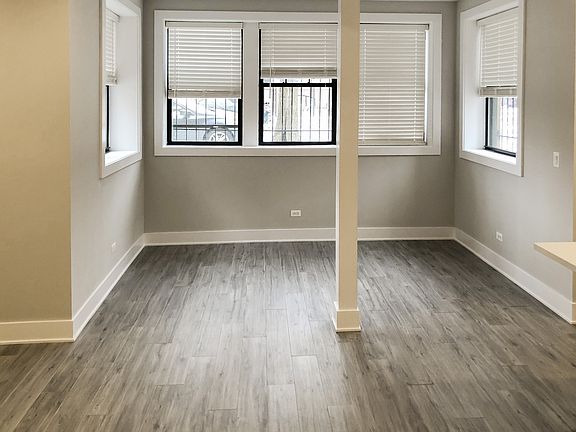 2nd image of 2618 1/2 N Rockwell St #G