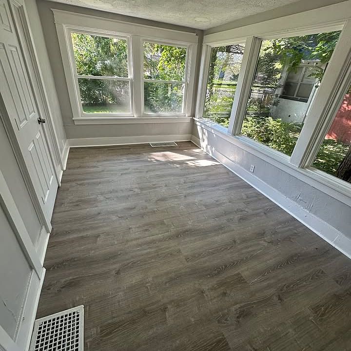 1st image of 879 Colfax Ave #1