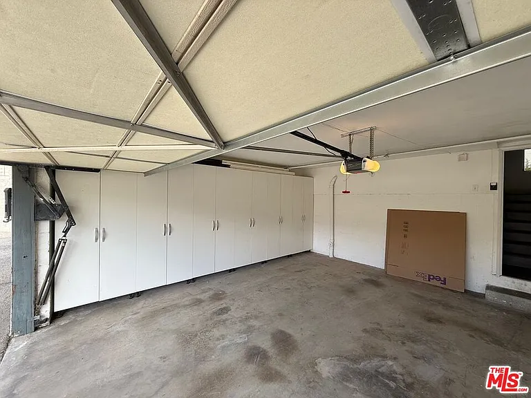 2809 Montrose Ave #10 — Photo 6