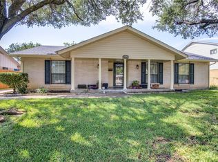 2916 Meadow Green Dr, Farmers Branch, TX 75234