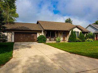 822 Delta St, Cleveland, WI 53015