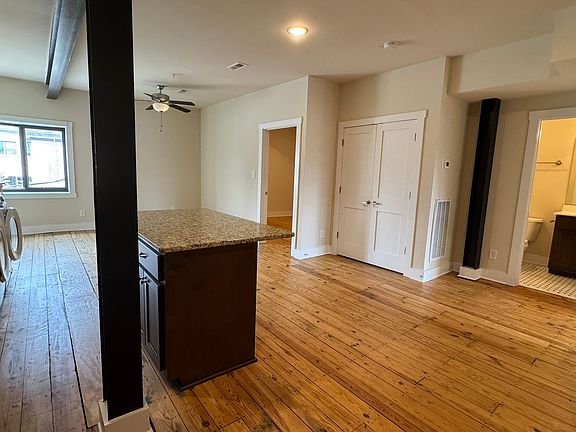3rd image of 106 N Main St Unit 4
