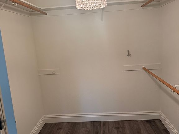4th image of 465 Eagle Valley Way