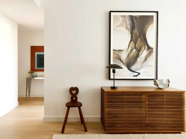 2-33 50th Avenue image 2 of 15