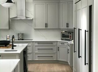 664 Hickory Rd, Naples, FL 34108