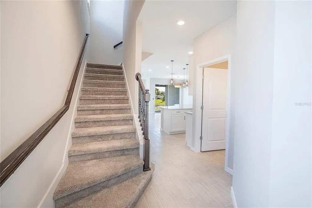 3 bed, 2.5 bath, 2010 sqft, $3,800 — Photo 4