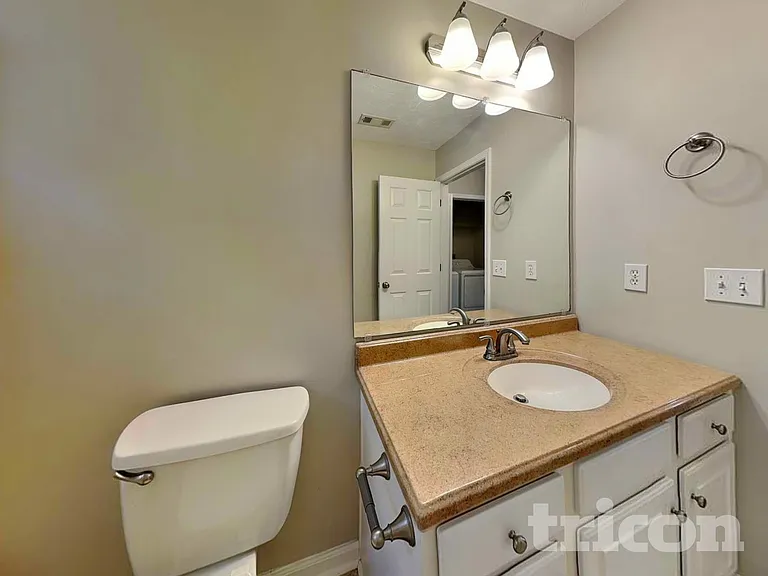 250 Oak Grove Way — Photo 14