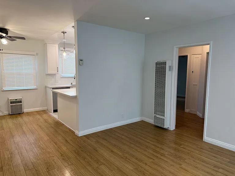 4123 1/2 W Toluca Lake Ave #4123-1/2 — Photo 10