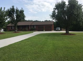 404 Raccoon Valley Rd, Powell, TN 37849