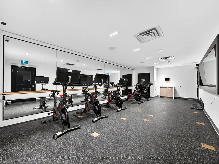 15 Wellington St S #2402 — Photo 27