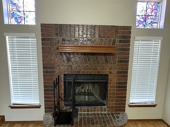 3rd image of 2021 Sierra St