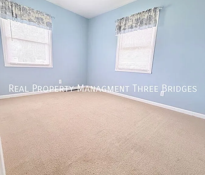 1725 Fernbrook Ln — Photo 9