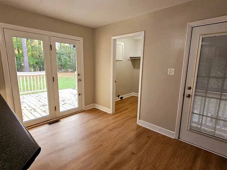 734 Jeffrey St — Photo 7