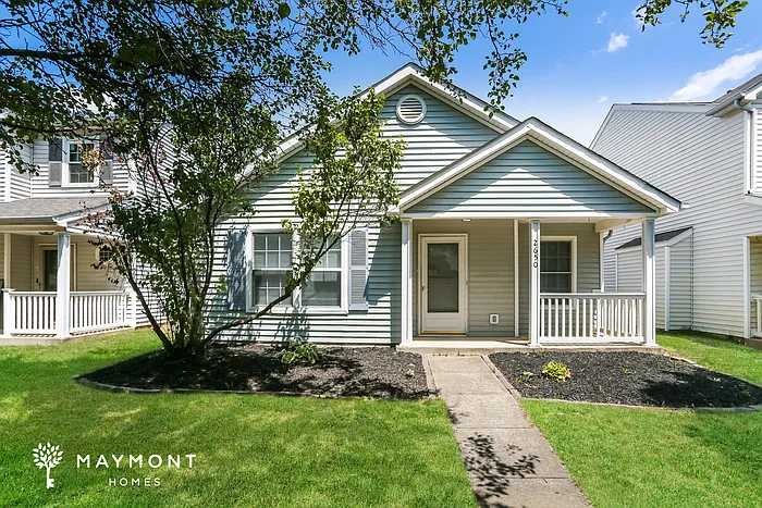3 bed, 2.0 bath, 1176 sqft, $1,745 — Photo 1