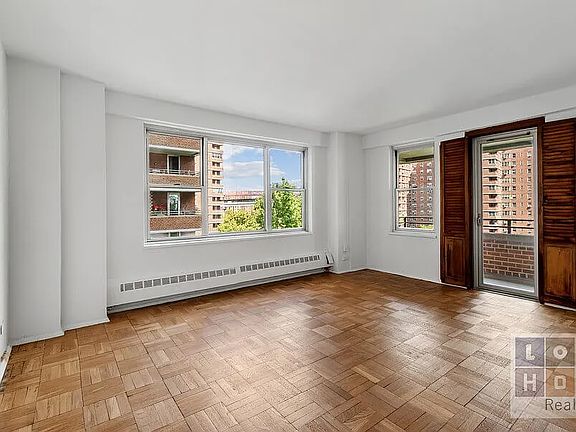 4th image of 575 Grand St APT E702