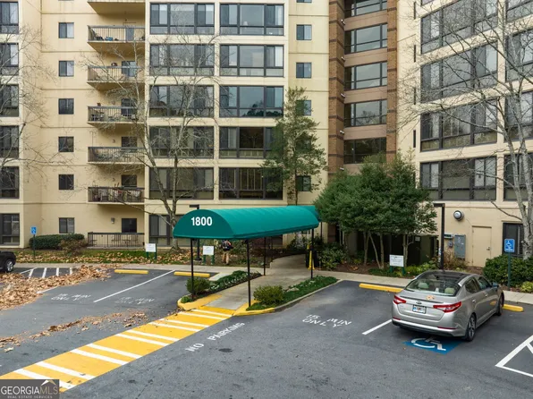 1800 Clairmont Lake #220, Decatur, GA 30033