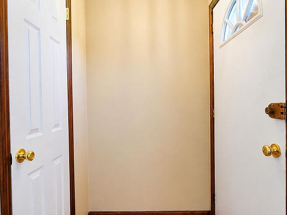 5th image of 745 Bard Ave