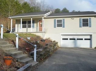 110 Skyview Dr, Aliquippa, PA 15001