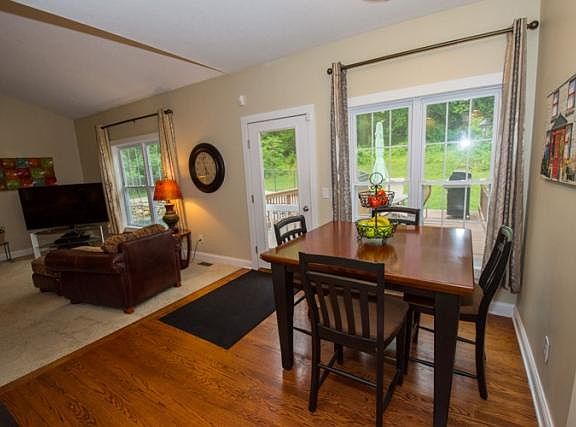 3rd image of 50799 Hawthorne Meadow Dr