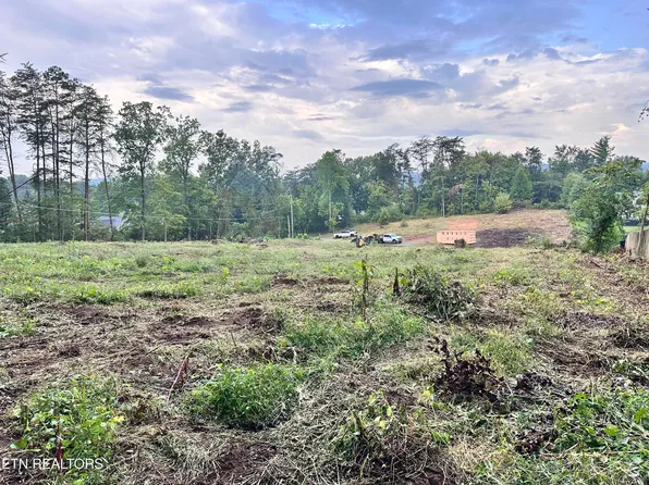 1546 Hall Acres Dr, Knoxville, TN 37918