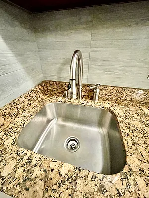 Rented by R New York | media 45