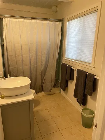 Bathroom - shower updated (see previous picture)