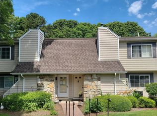 246 Lake Pointe Cir, Middle Island, NY 11953