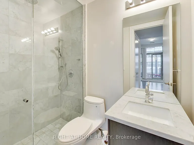 39 Queens Quay E #1126 — Photo 7