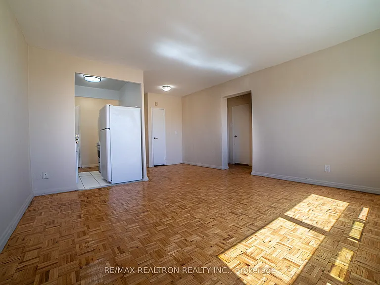 2355 Lake Shore Blvd W #223 — Photo 5