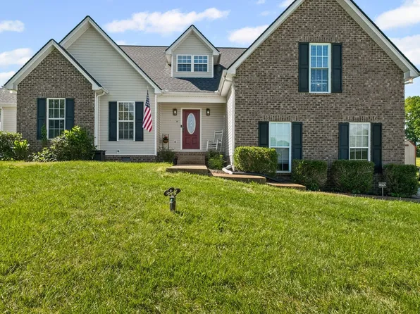 140 N Browns Ln, Portland, TN 37148