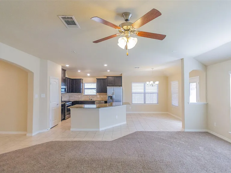 900 Lake Cypress Ln — Photo 4