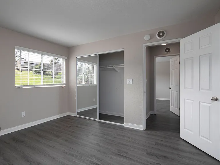 Willow Creek Apartments — Photo 13