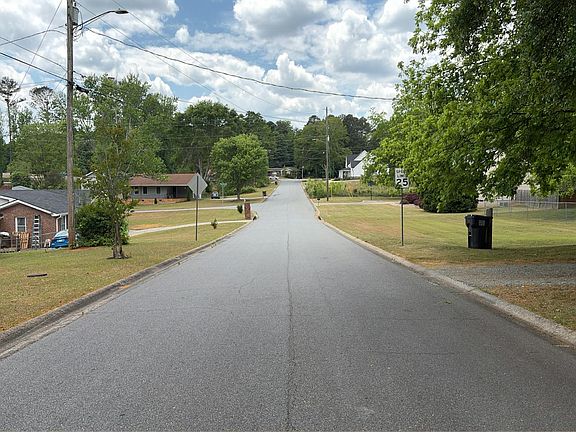 5th image of 2792 Rocky Ridge Rd NW