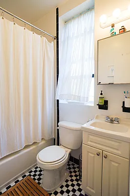 Rented by Compass | media 25