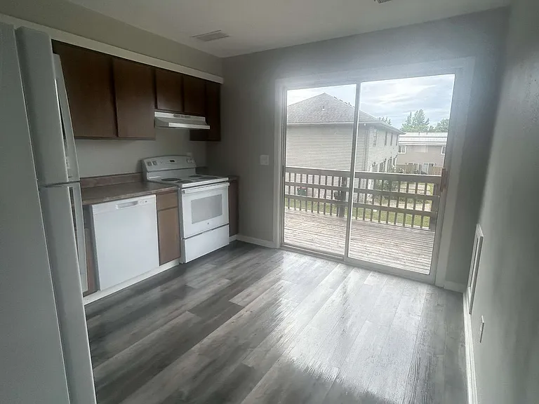 1014 Kings Rd #B — Photo 11