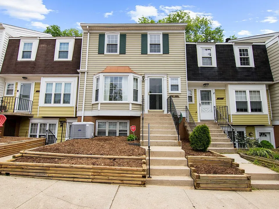1467 Chatham Ct