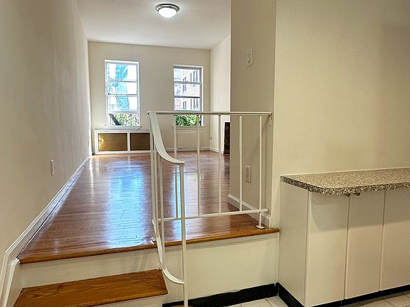 4th image of 535 3rd Ave APT 4C