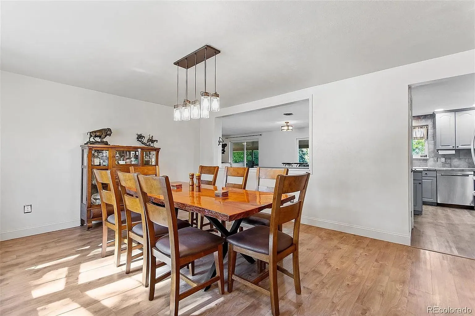 4 bed, 2486 sqft, $3,600 — Photo 3