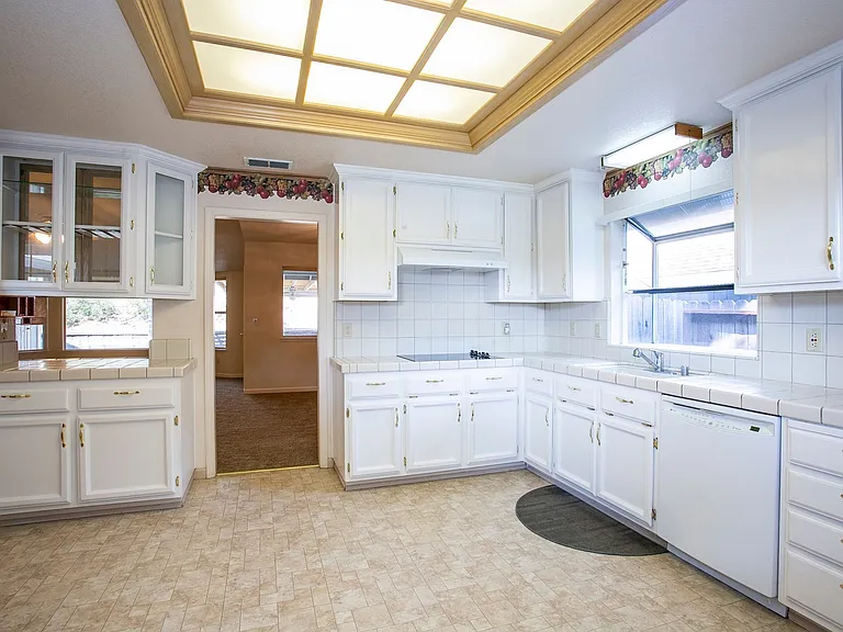 5809 Lincoln Ave — Photo 5