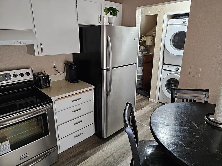 923 E Marine View Dr #B — Photo 14