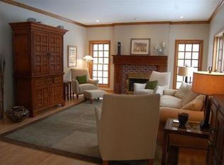 10405 N Haddonstone Pl, Mequon, WI 53092