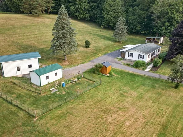 872 Brownsville Rd, Victor, NY 14564