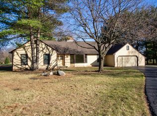 1100 Stonewier Point, McHenry, IL 60050
