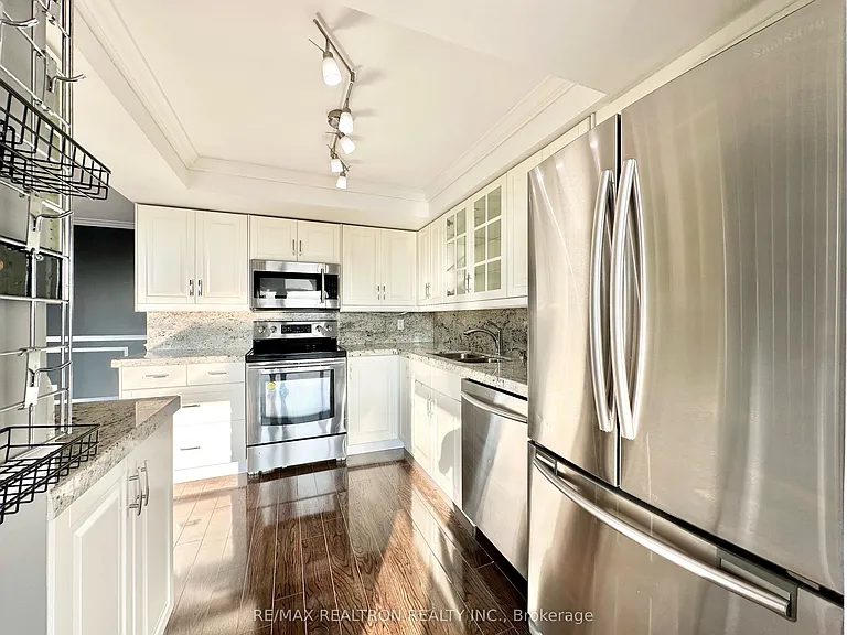 20 Harding Blvd W #711 — Photo 7