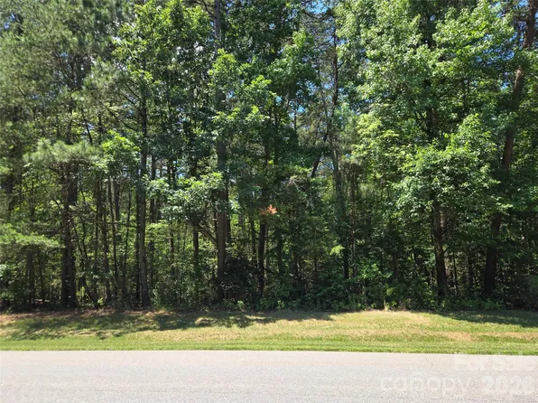 145 Badin View Dr Unit 69, New London, NC 28127