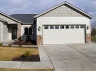 886 Trinity Way, Medford, OR 97501