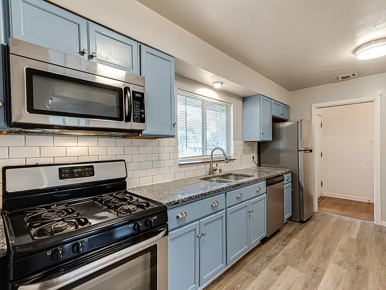 354 Brettonwood Dr #1 — Photo 15