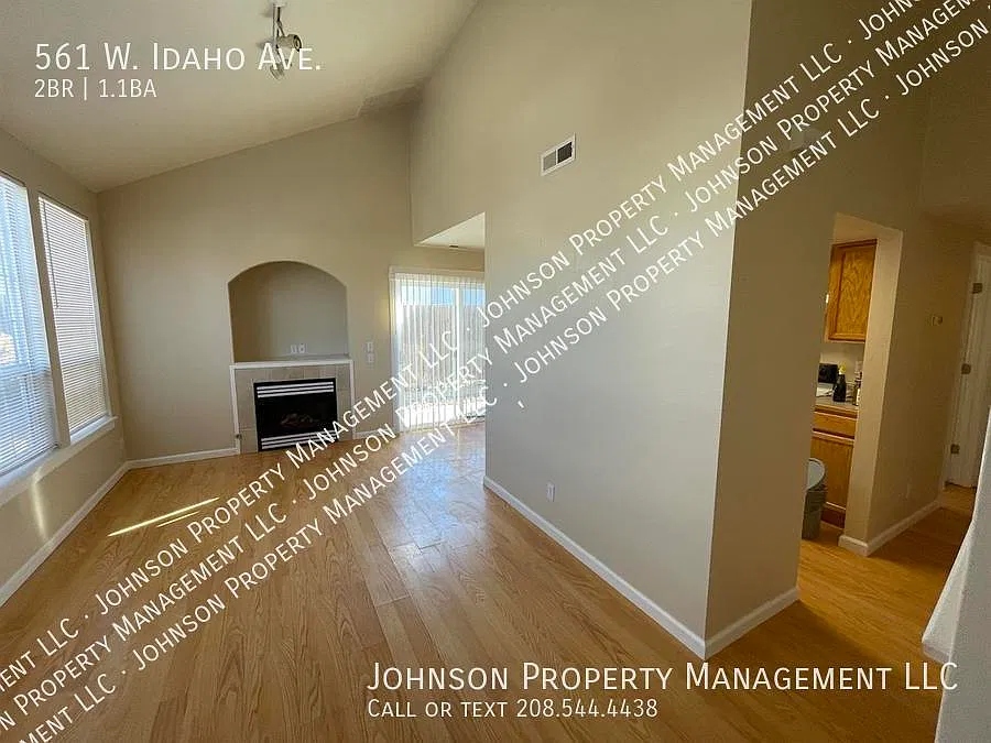 Many amenities on this West Meridian Townhome Style 2 bedroom! — Photo 3